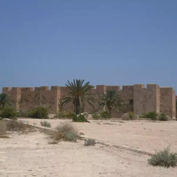 Fort Ghazi Mustapha : Gardien Séculaire de Djerba