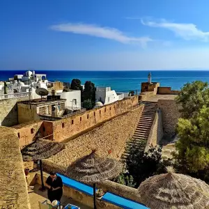 Kasbah de Hammamet : Histoire & Beauté d'un Joyau Tunisien