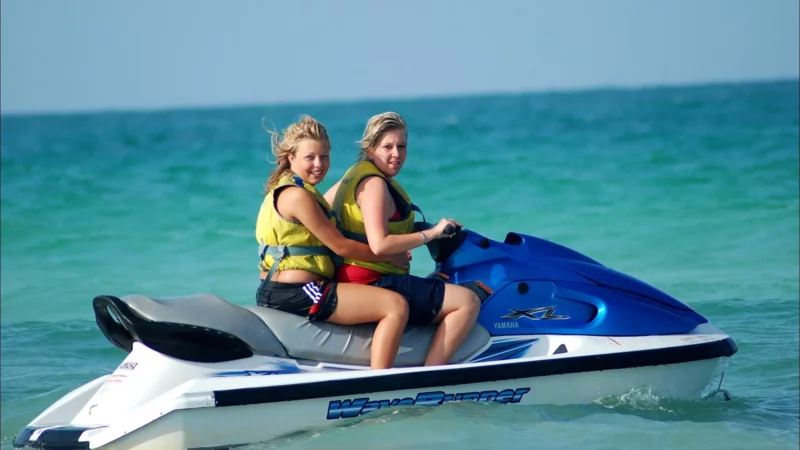 Jet ski a Midoun